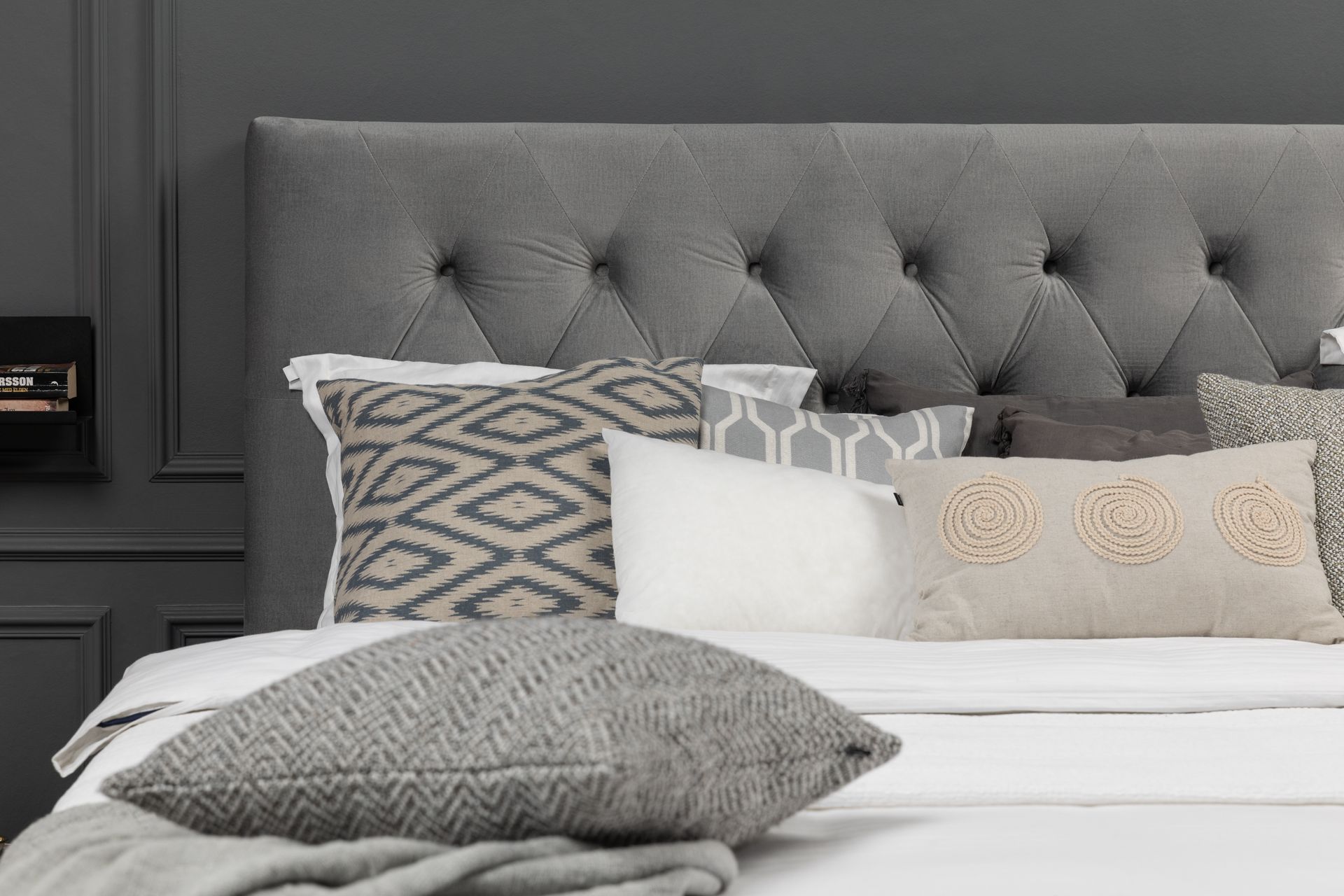 Royal Velvet Komplett Sengpakke 210x210 cm - Lysegrå med Høje Guldben - Møbler - Senge - Komplet sengepakke