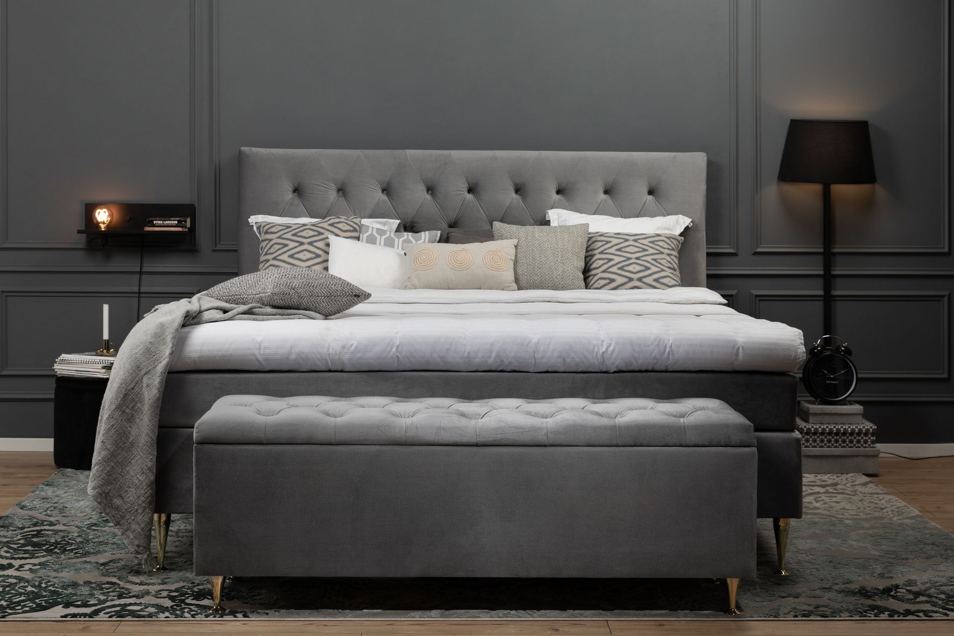 Royal Velvet Komplett Sengpakke 210x210 cm - Lysegrå med Høje Guldben - Møbler - Senge - Komplet sengepakke