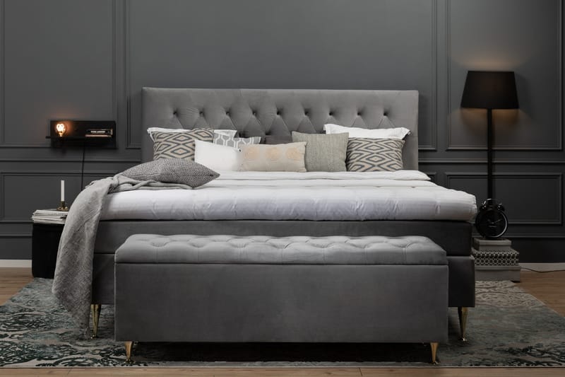 Royal Velvet Komplett Sengpakke 210x210 cm - Lysegrå med Lave Sølvben - Møbler - Senge - Kontinentalsenge