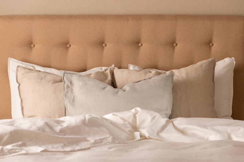 Scarlett Sengepakke 120x200 Skummadras - Knappet gavl Beige - Møbler - Senge - Komplet sengepakke