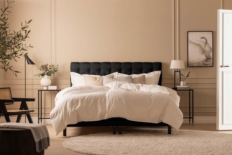 Scarlett Sengepakke 160x200 Skummadras - Dybt tuftet gavl Sort - Møbler - Senge - Kontinentalsenge