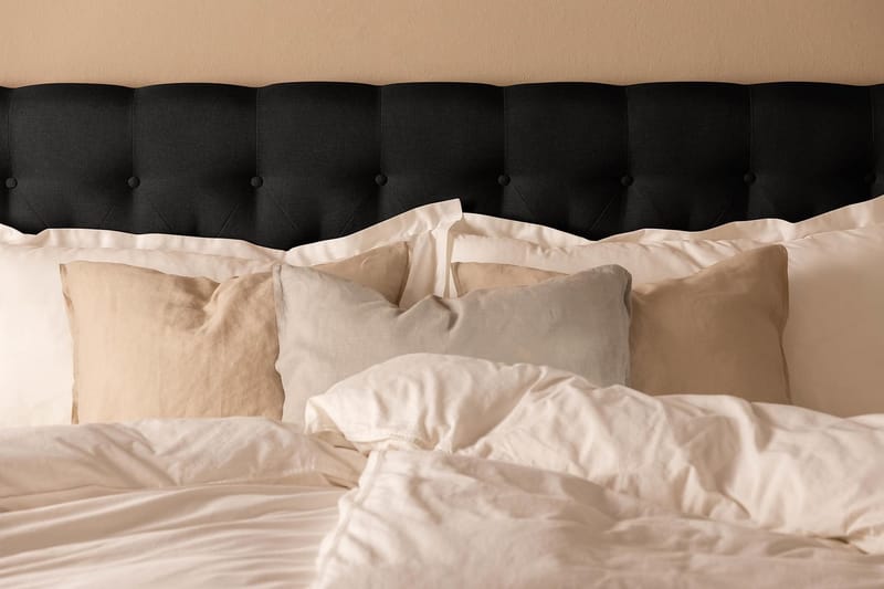 Scarlett Sengepakke 160x200 Skummadras - Dybt tuftet gavl Sort - Møbler - Senge - Kontinentalsenge