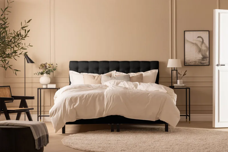 Scarlett Sengepakke 180x200 Skummadras - Dybt tuftet gavl Sort - Møbler - Senge - Kontinentalsenge