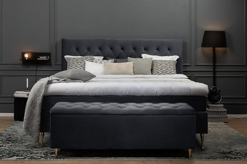 Royal Velvet komplet sengepakke med fløjlsseng 180x200 cm - Sort med høje sølvben - Møbler - Senge - Kontinentalsenge