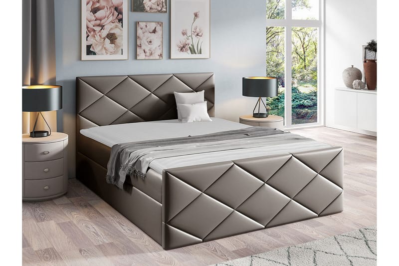 Boisdale Sengeramme 140x200 cm i Kunstlæder med Fasthedsgrad Medium - Taupe - Møbler - Senge - Sengeramme & sengestel