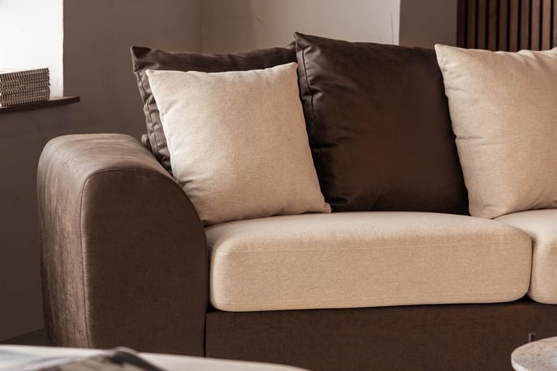 Cuba 4-personers Højrevendt L-formet Chaiselongsofa i Kunstlæder/Stof inkl. Kuvertpuder - Brun / Beige - Møbler - Sofaer - Sofa med chaiselong