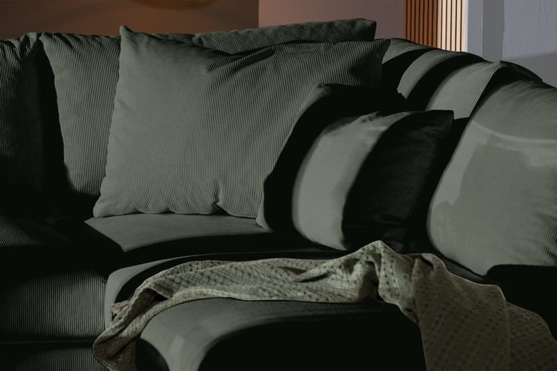 Menard 4-personers Højrevendt Dyb L-formet Chaiselongsofa i Manchester - Grøn - Møbler - Sofaer - Sofa med chaiselong