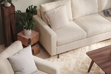 Peppe 4-personers Højrevendt L-formet Chaiselongsofa i Manchester - Beige - Møbler - Sofaer - Sofa med chaiselong