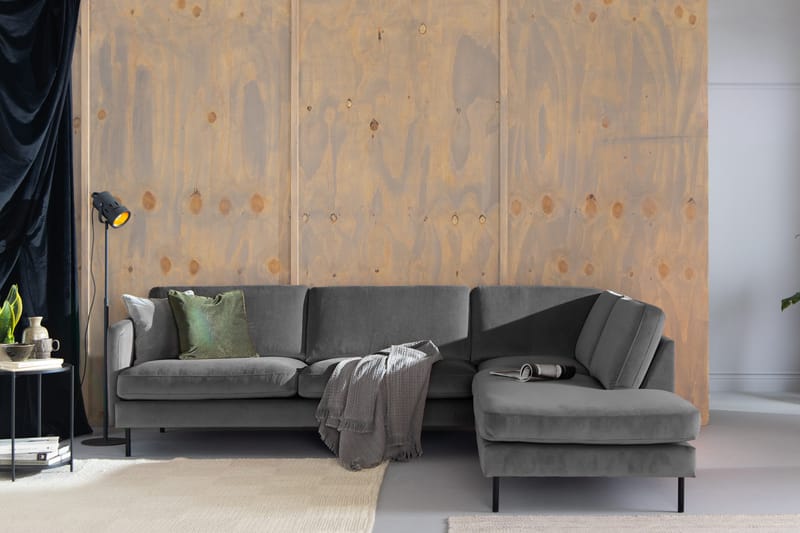 Theodin 2,5-pers. veloursofa med chaiselong Højre - Møbler - Sofaer - Sofa med chaiselong