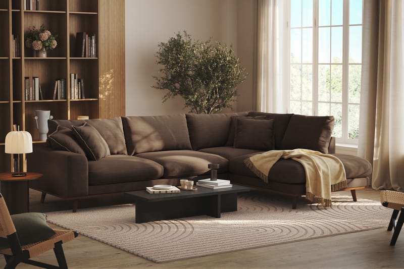 Copenhagen Premium 4-seters Høyrevendt L-formet Dyp Sjeselongsofa i Stoff - Brun - Møbler - Sofaer - Sofa med chaiselong