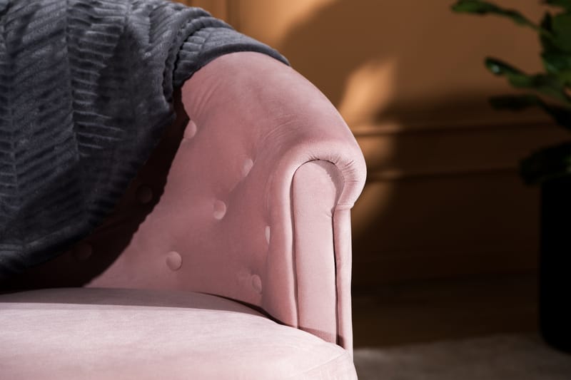 Dahlia Siss Sofa - Lys Rosa Velour - Møbler - Sofaer - Howard sofa