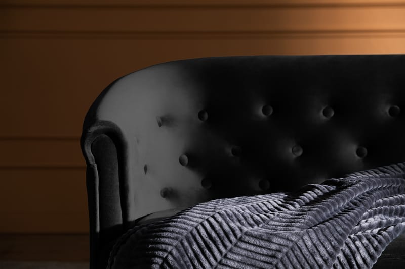 Dahlia Siss Sofa Velour - Sort - Howard sofa - Velour sofaer - 2 personers sofa