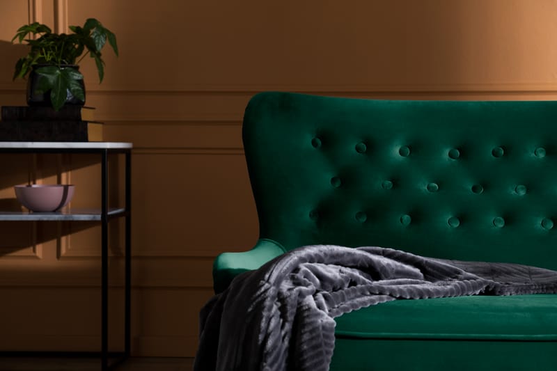 Dahlia Sofa Velour - Mørkegrøn - Møbler - Sofaer - Howard sofa