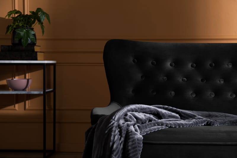 Dahlia Sofa Velour - Sort - Møbler - Sofaer - Howard sofa
