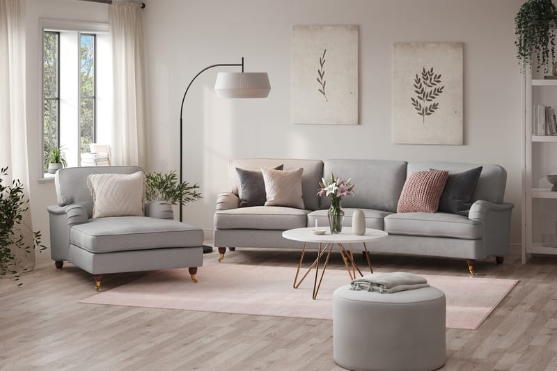 Howard Lyx 4-personers Svunget Stofsofa - Lysegrå - Møbler - Sofaer - Howard sofa