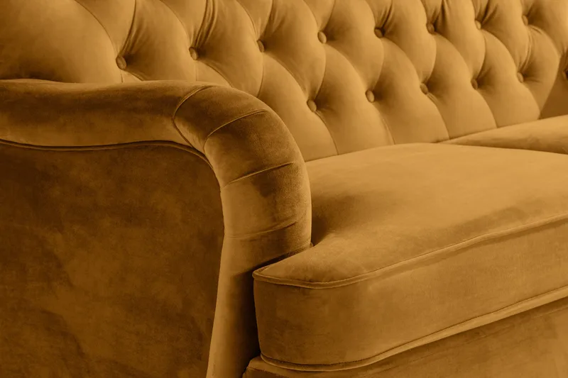 Howard Riviera 2-personers Fløjlssofa - Mørkegul - Møbler - Sofaer - Howard sofa