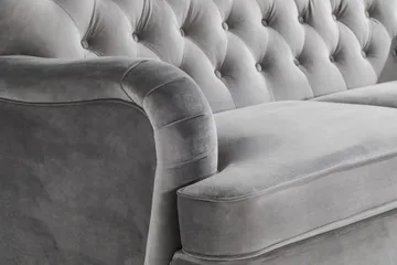 Howard Riviera 2-personers Fløjlssofa - Lysegrå - Møbler - Sofaer - Howard sofa