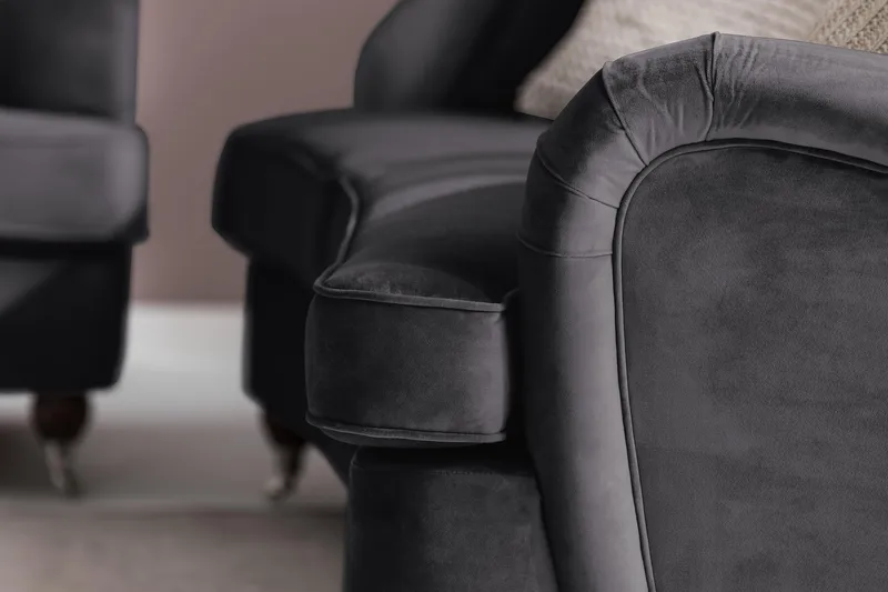 Howard Riviera 3-personers Svunget Fløjlssofa - Mørkegrå - Møbler - Sofaer - Howard sofa