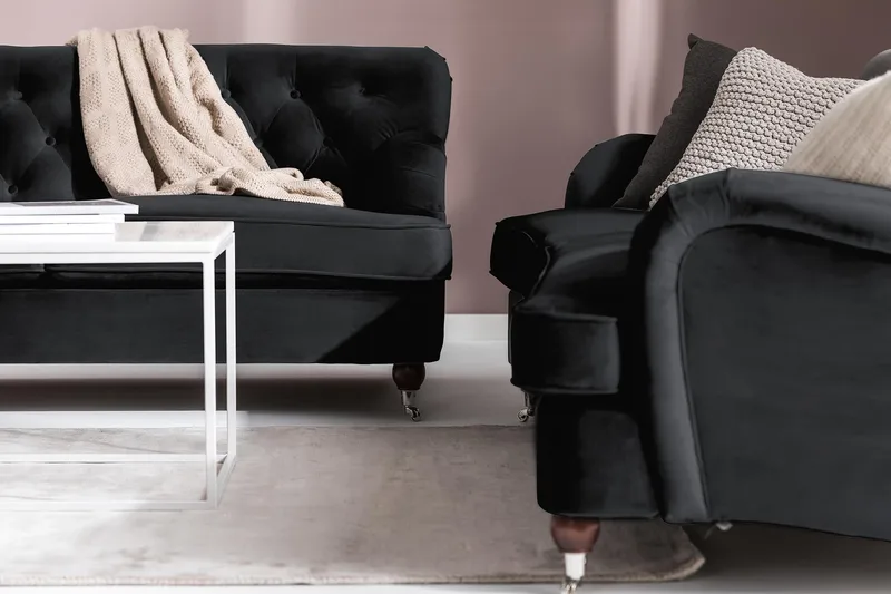 Howard Riviera 3-personers Svunget Fløjlssofa - Sort - Møbler - Sofaer - Howard sofa