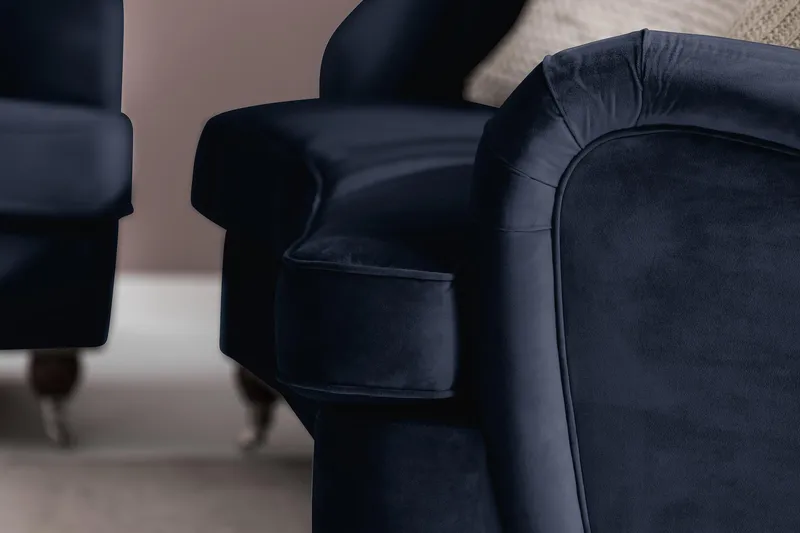 Howard Riviera 3-personers Svunget Fløjlssofa - Blå - Møbler - Sofaer - Howard sofa