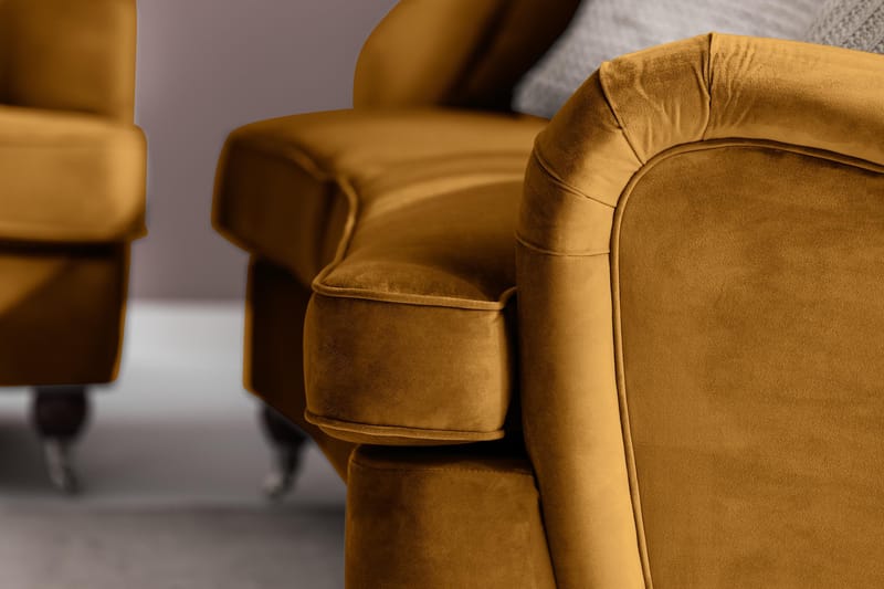 Howard Riviera 3-personers Svunget Fløjlssofa - Mørkegul - Møbler - Sofaer - Howard sofa