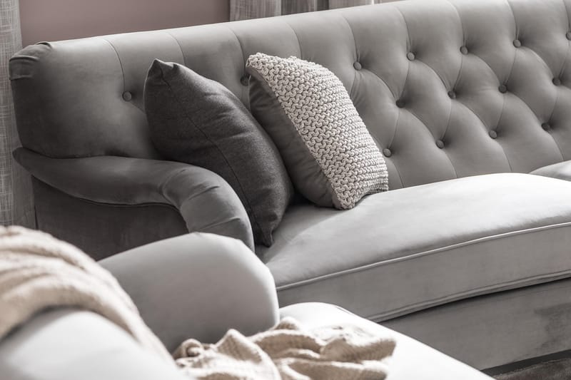 Howard Riviera 3-personers Svunget Fløjlssofa - Lysegrå - Møbler - Sofaer - Howard sofa