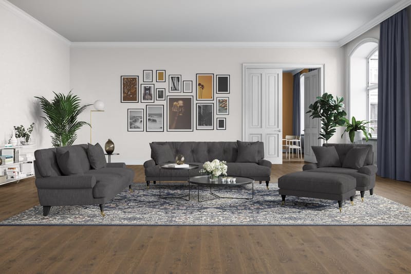 Andrew Sofagruppe 2-personers Sofa + Lænestol + Fodskammel i Stof - Mørkegrå - Møbler - Sofaer - Sofagrupper - Howard sofagruppe
