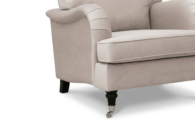 Howard Classic sofagruppe 3-personers sofa og lænestol samt fodskammel i fløjl - Beige - Møbler - Sofaer - Sofagrupper - Howard sofagruppe