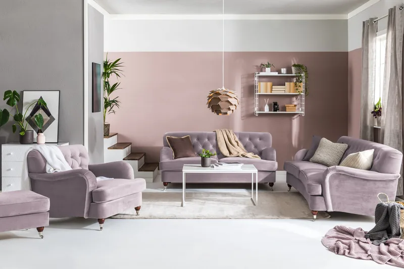 Howard Riviera Sofagruppe Svunget 3-personers + 2-personers Sofa + Lænestol + Fodskammel i Fløjl - Lilla - Møbler - Sofaer - Sofagrupper - Howard sofagruppe