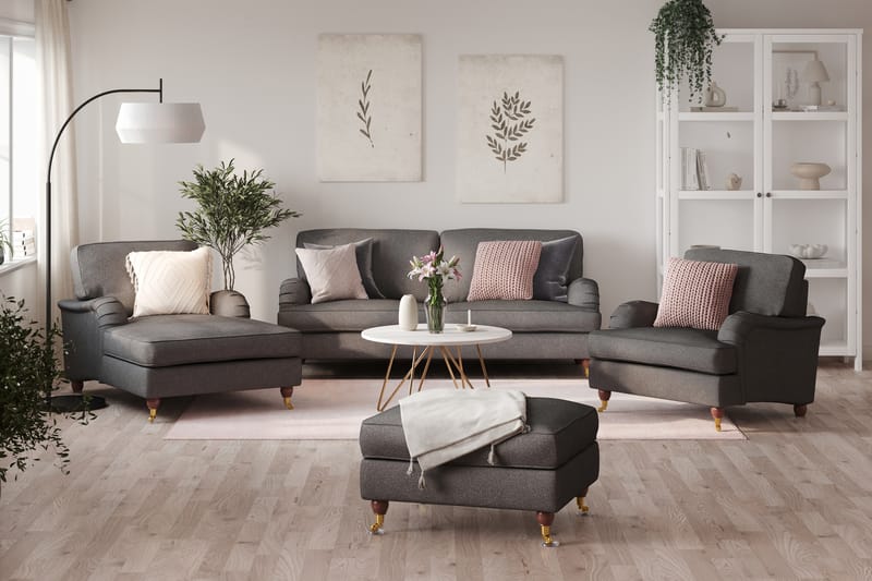 Howard Lyx Sofagruppe 3-personers Sofa + Chaiselongstol + Lænestol + Fodskammel i Stof - Mørkegrå - Møbler - Sofaer - Sofagrupper - Howard sofagruppe