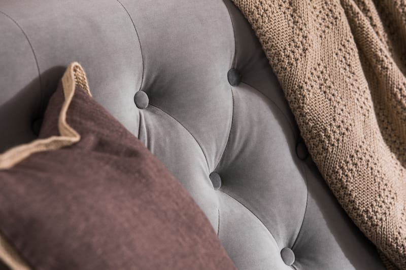 Howard Riviera Sofagruppe 3-personers + 2-personers Sofa + Lænestol + Fodskammel i Fløjl - Lysegrå - Møbler - Sofaer - Sofagrupper - Howard sofagruppe