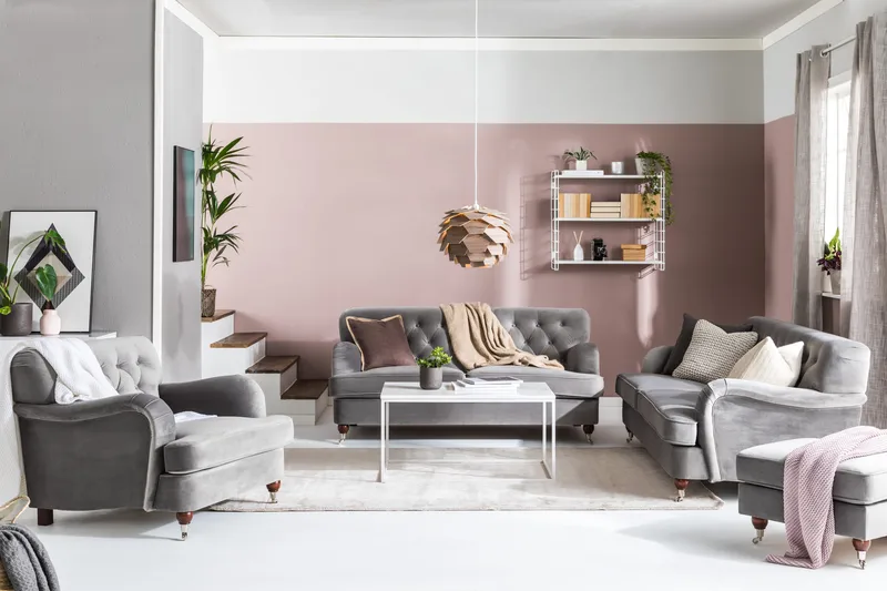 Howard Riviera Sofagruppe 3-personers + 2-personers Sofa + Lænestol + Fodskammel i Fløjl - Lysegrå - Møbler - Sofaer - Sofagrupper - Howard sofagruppe