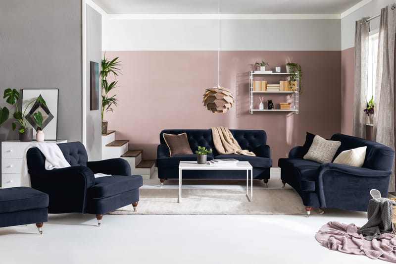 Howard Riviera Sofagruppe Svunget 3-personers + 2-personers Sofa + Lænestol + Fodskammel i Fløjl - Blå - Møbler - Sofaer - Sofagrupper - Howard sofagruppe