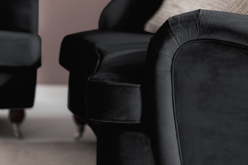 Howard Riviera Sofagruppe Svunget 3-personers + 2-personers Sofa + Lænestol + Fodskammel i Fløjl - Sort - Møbler - Sofaer - Sofagrupper - Howard sofagruppe