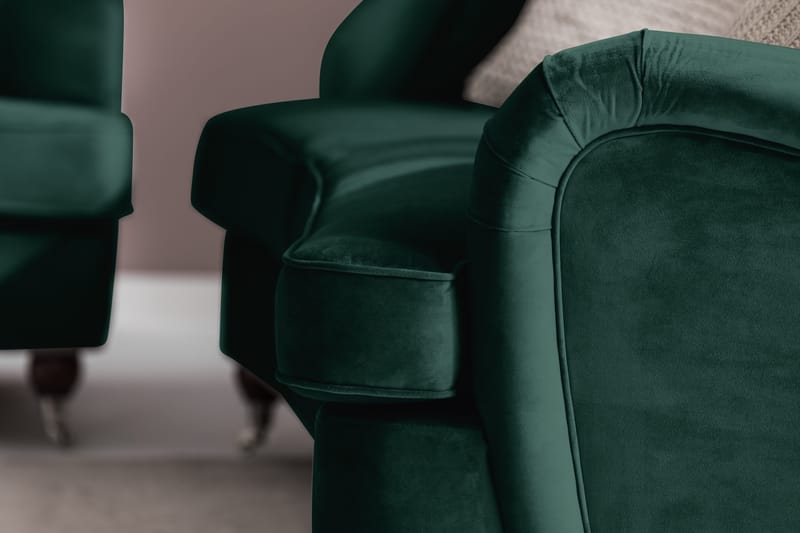 Howard Riviera Sofagruppe Svunget 3-personers + 2-personers Sofa + Lænestol + Fodskammel i Fløjl - Grøn - Møbler - Sofaer - Sofagrupper - Howard sofagruppe
