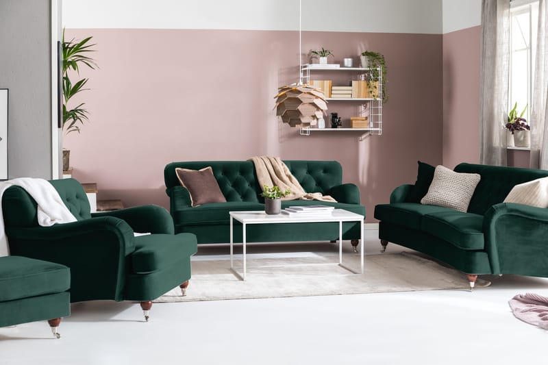 Howard Riviera Sofagruppe Svunget 3-personers + 2-personers Sofa + Lænestol + Fodskammel i Fløjl - Grøn - Møbler - Sofaer - Sofagrupper - Howard sofagruppe