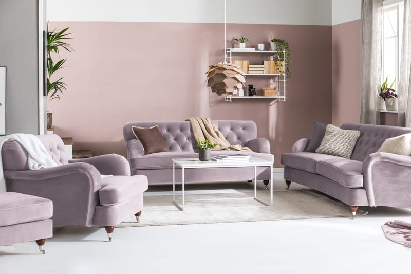 Howard Riviera Sofagruppe Svunget 3-personers + 2-personers Sofa + Lænestol + Fodskammel i Fløjl - Lilla - Møbler - Sofaer - Sofagrupper - Howard sofagruppe