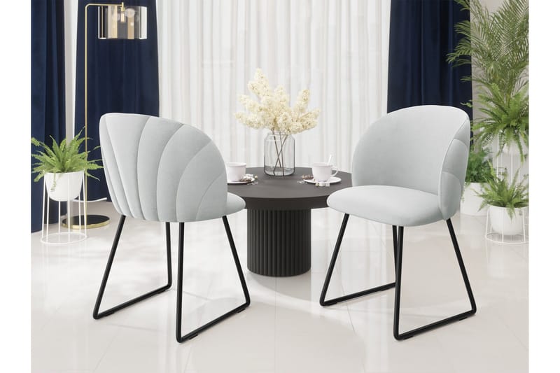 Akitomo Spisestuestol - Lysegrå - Møbler - Stole & lænestole - Spisebordsstole & køkkenstole