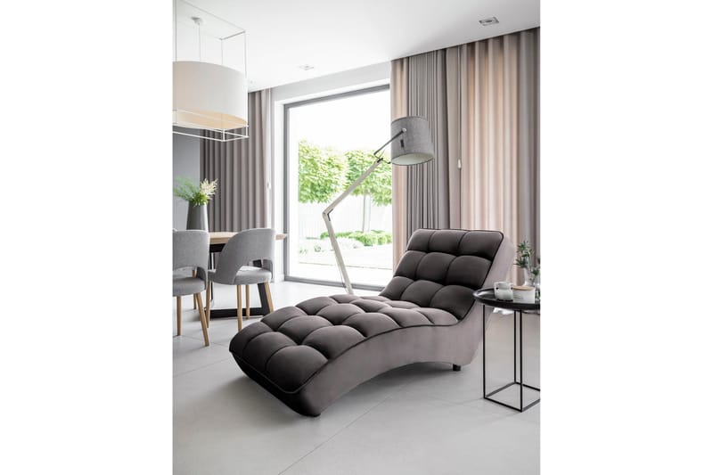 Mariya Chaiselongstol, Brun