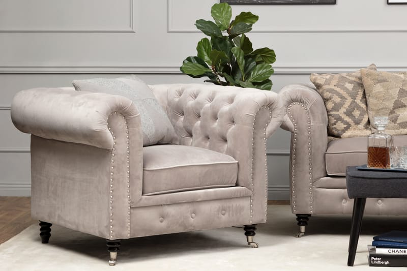 CHESTERFIELD-Lyx Lænestol Velour Sand - Møbler - Stole & lænestole - Lænestole - Chesterfield lænestole
