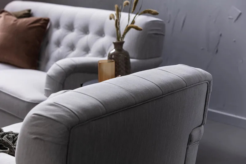 Howard Riviera Lænestol med Fodskammel - Linnegrå - Møbler - Stole & lænestole - Lænestole - Howard lænestol