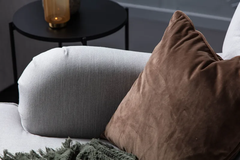 Howard Riviera Lænestol med Fodskammel - Linnegrå - Møbler - Stole & lænestole - Lænestole - Howard lænestol