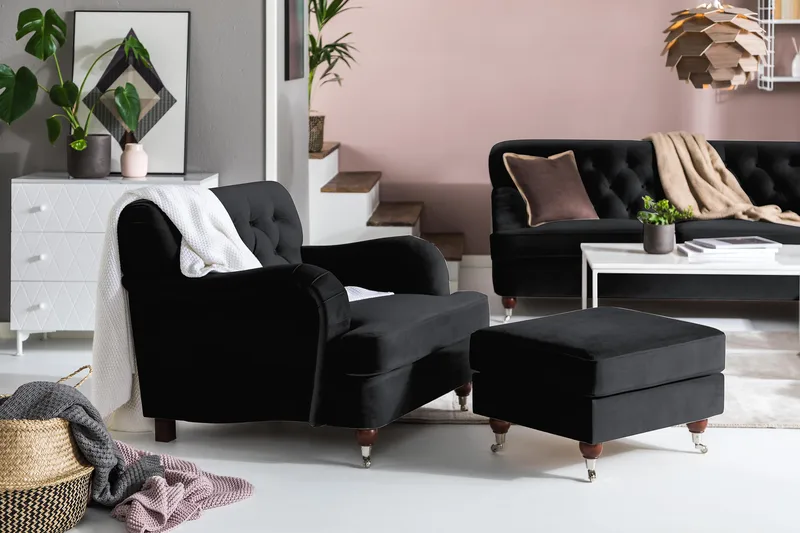 Howard Riviera Lænestol med Fodskammel - Sort - Møbler - Stole & lænestole - Lænestole - Howard lænestol