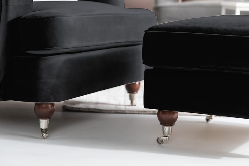 Howard Riviera Lænestol med Fodskammel - Sort - Møbler - Stole & lænestole - Lænestole - Howard lænestol