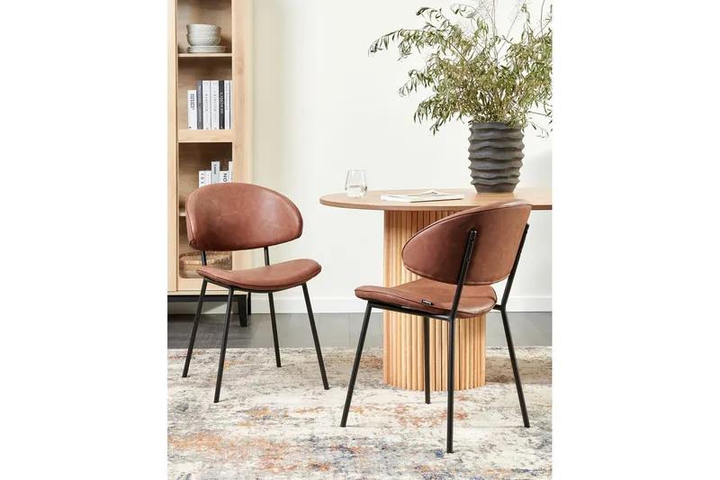 Sæt med 2 spisebordsstole Kiana - Brun, Sort - Møbler - Stole & lænestole - Spisebordsstole & køkkenstole
