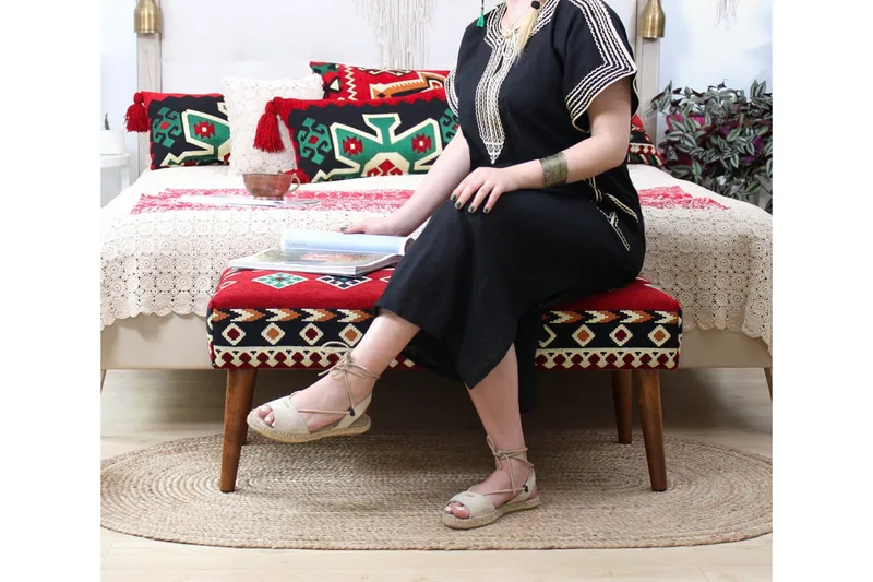 Crossett Siddepuf 91 cm - Rød - Møbler - Stole & lænestole - Taburet & skammel - Ottoman