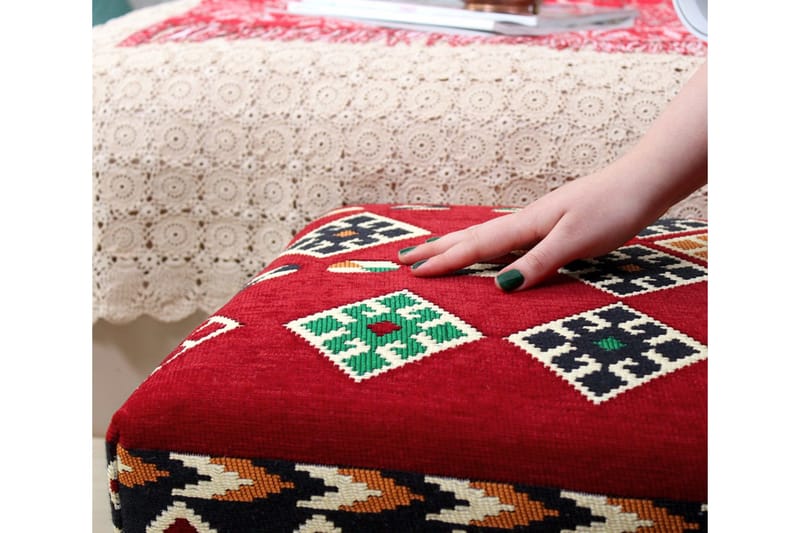 Crossett Siddepuf 91 cm - Rød - Møbler - Stole & lænestole - Taburet & skammel - Ottoman