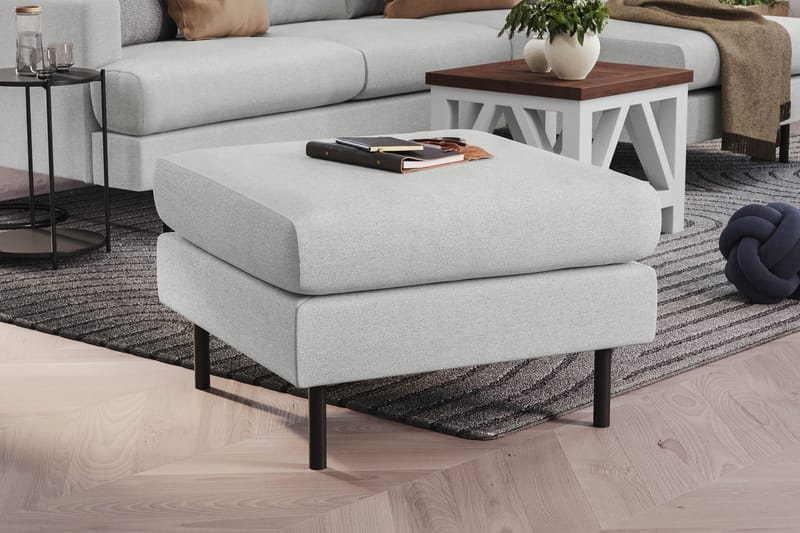 Menard Compact Fodpuf 68 cm - Lysegrå - Møbler - Stole & lænestole - Taburet & skammel - Puf