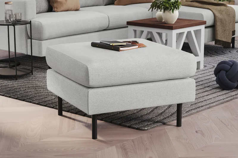 Menard Compact Fodpuf 68 cm - Lysegrå - Møbler - Stole & lænestole - Taburet & skammel - Puf