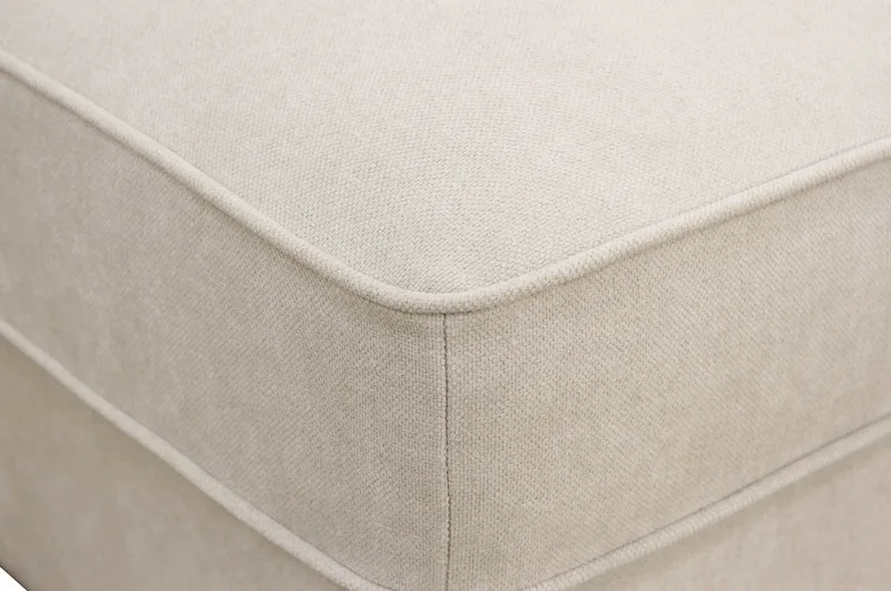 Rossita Fodskammel i Sammet - Beige - Møbler - Stole & lænestole - Taburet & skammel - Puf